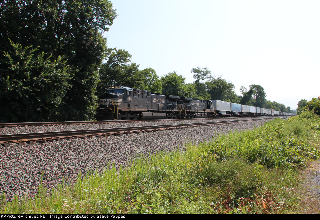 NS 4196 leads train 21K West